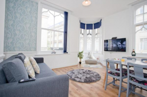Digby Apartment - Prime Town Centre Location - Close to the beach!